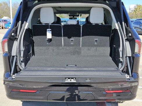 New 2025 Lincoln Navigator Reserve image 9