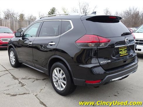 Used 2018 Nissan Rogue SV w/ Sun & Sound Touring Package AWD/4WD image 9