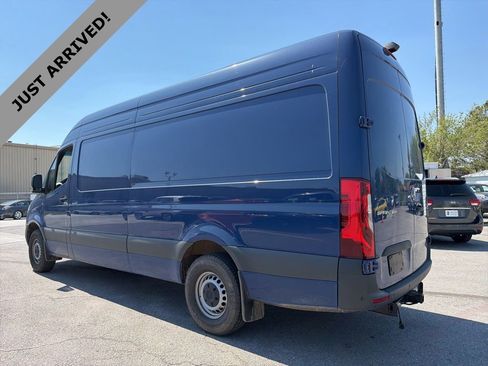 Used 2024 Mercedes-Benz Sprinter 2500 image 7