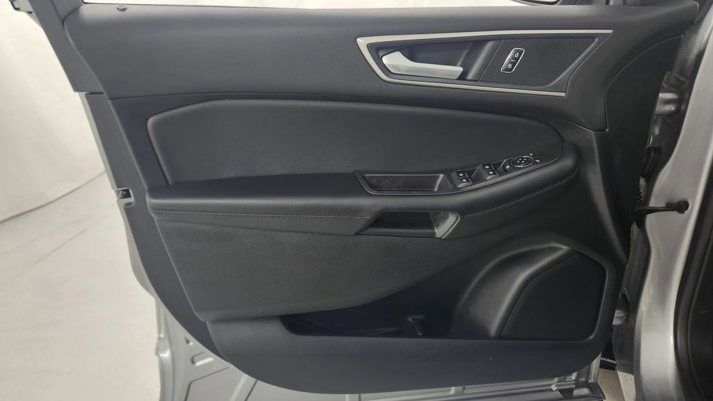 Used 2024 Ford Edge SEL AWD/4WD image 7