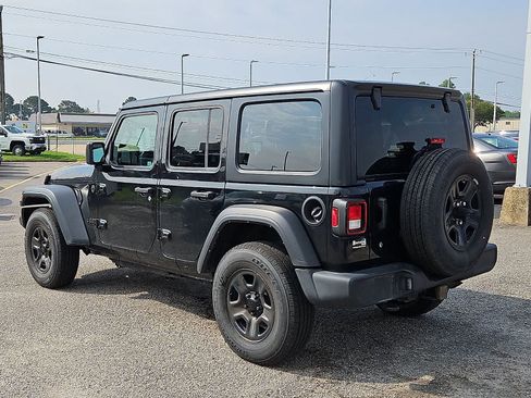 Used 2023 Jeep Wrangler Unlimited Sport AWD/4WD image 4