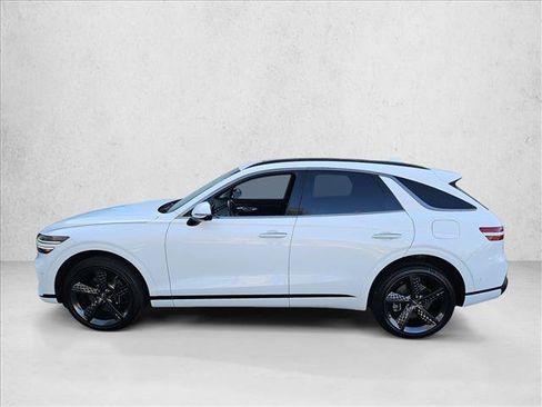 Used 2022 Genesis GV70 3.5T Sport w/ Sport Prestige Package AWD/4WD image 9