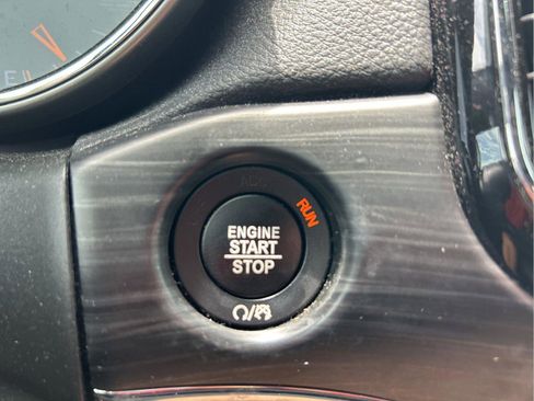 Used 2020 Jeep Grand Cherokee Limited RWD image 29