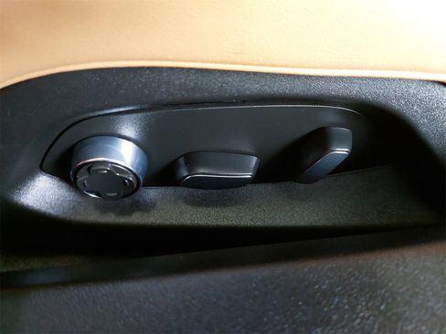 Used 2023 Chevrolet Corvette Stingray Preferred Conv w/ 2LT image 41