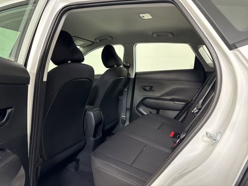 New 2026 Hyundai Kona SE image 18