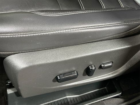 Used 2019 Ford Escape Titanium image 18