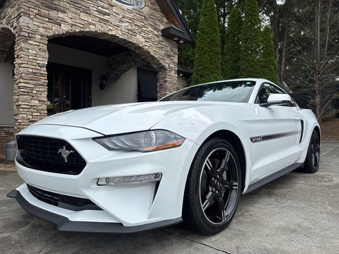 Used 2021 Ford Mustang GT Premium w/ Equipment Group 401A image 3