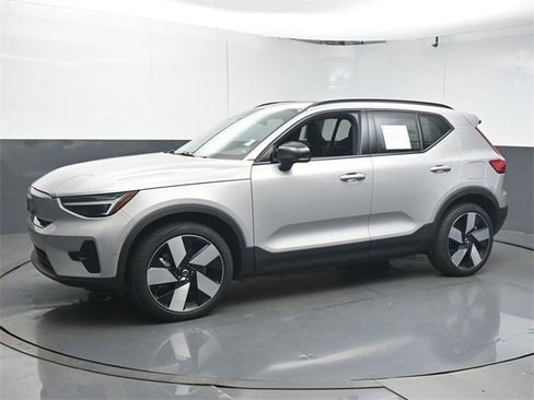 Certified 2024 Volvo XC40 Recharge Plus w/ Protection Package Premier image 4