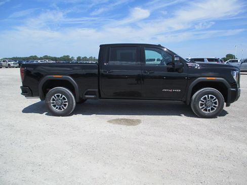 New 2026 GMC Sierra 2500 AT4 w/ AT4 Premium Plus Package AWD/4WD image 3