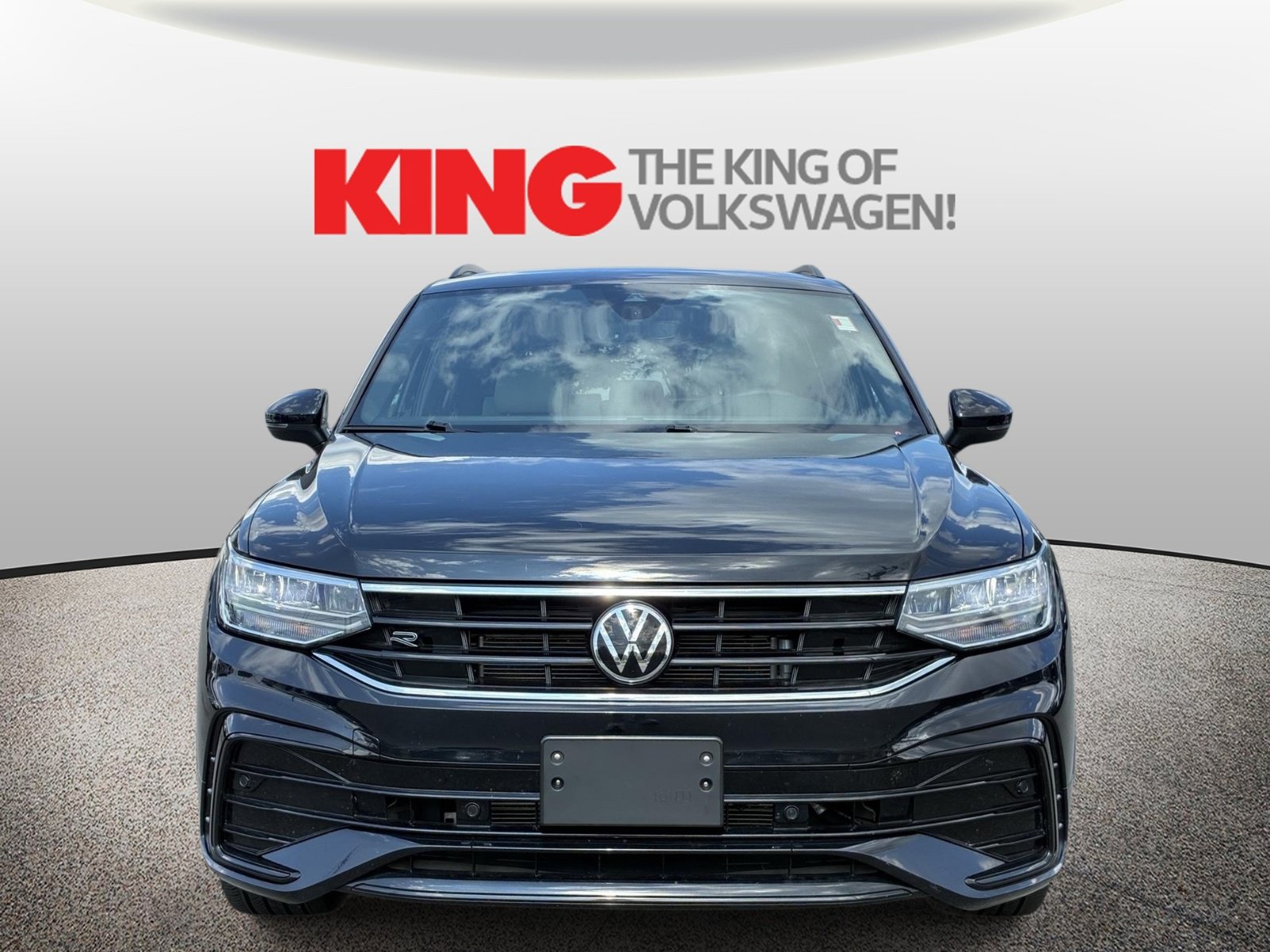 Used 2023 Volkswagen Tiguan SE R-Line FWD image 6