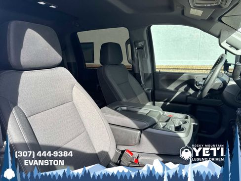 Used 2024 Chevrolet Silverado 2500 Custom w/ Custom Value Package image 15