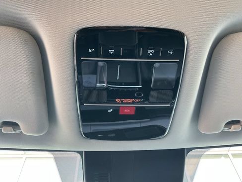 Used 2025 Hyundai Santa Fe SEL AWD/4WD image 16