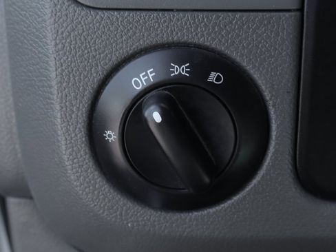 Used 2016 Nissan NV 1500 SV image 22