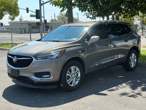 Used 2019 Buick Enclave Essence image 3