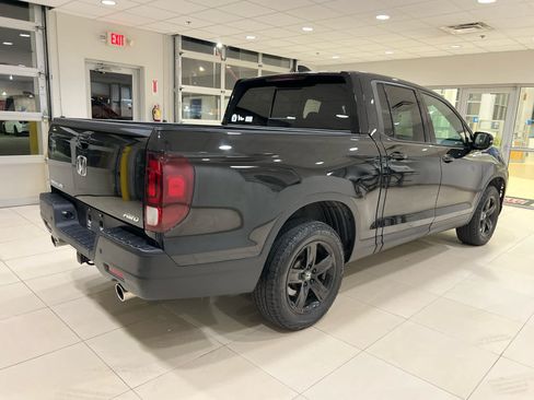 Used 2023 Honda Ridgeline Black Edition image 4