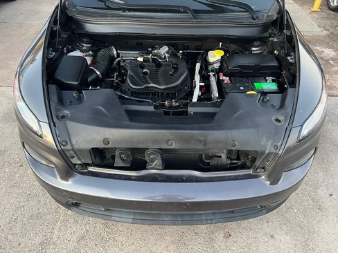Used 2015 Jeep Cherokee Latitude FWD image 27