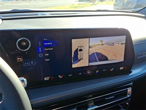 New 2026 Chevrolet Traverse LT image 14