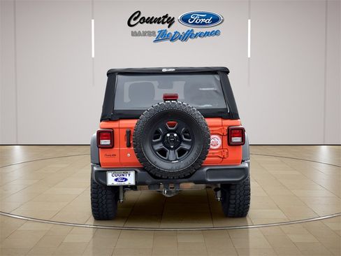 Used 2019 Jeep Wrangler Sport image 4
