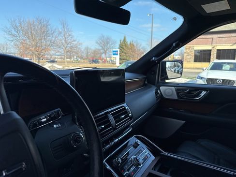 Used 2023 Lincoln Navigator Black Label image 12