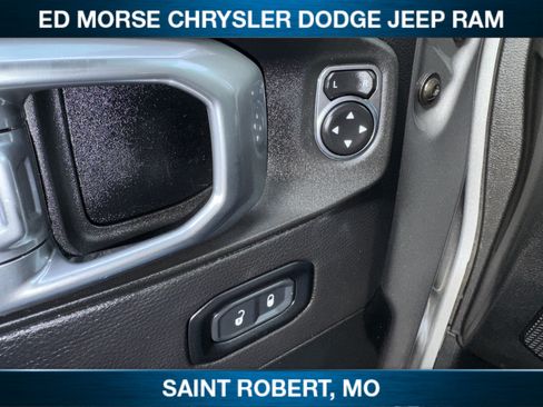 Used 2021 Jeep Wrangler Unlimited Sahara AWD/4WD image 6
