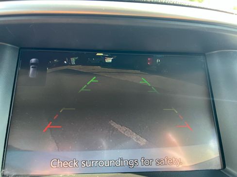 Used 2018 Nissan Pathfinder SV AWD/4WD image 11