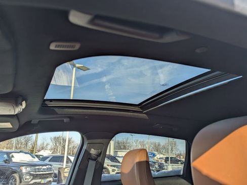 Used 2022 Lincoln Nautilus Reserve w/ Equipment Group 201A image 22