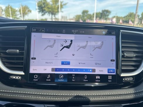 New 2026 Chrysler Pacifica Select image 68