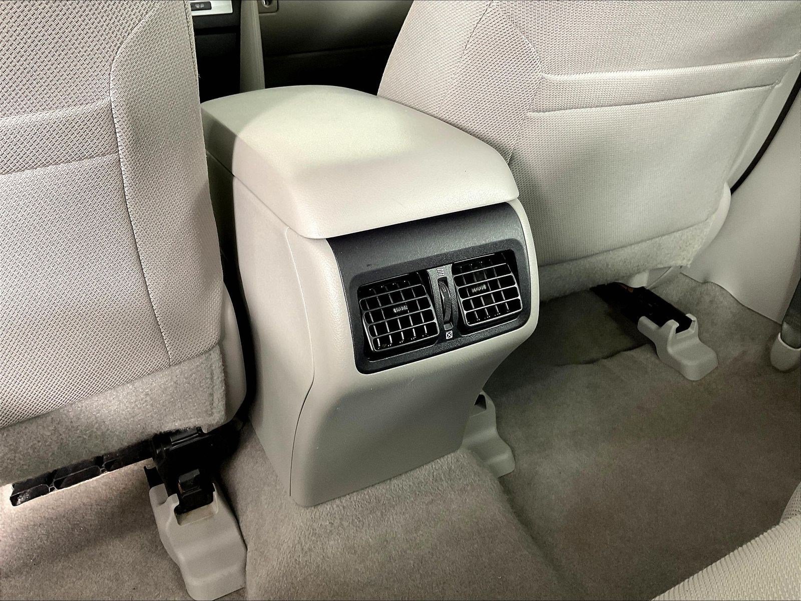Used 2014 Toyota Camry XLE FWD image 10
