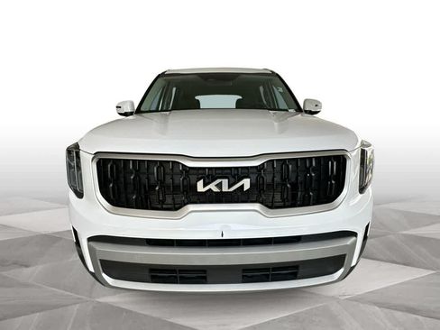 Used 2023 Kia Telluride EX w/ EX Captain's Chair Package FWD image 3