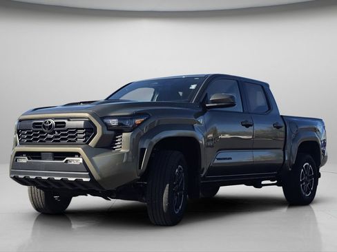 Used 2024 Toyota Tacoma TRD Sport AWD/4WD image 19