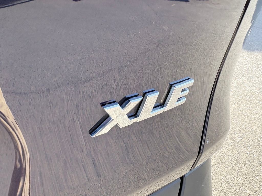 Used 2024 Toyota RAV4 XLE FWD image 24