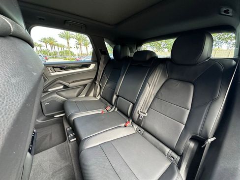 Certified 2024 Porsche Cayenne AWD/4WD image 30