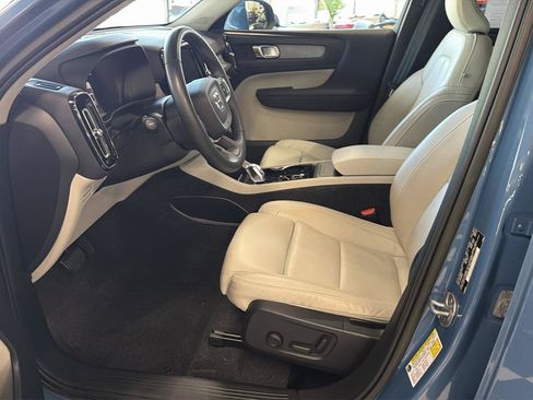 Used 2023 Volvo XC40 B5 Plus w/ Driver Assist Package AWD/4WD image 13