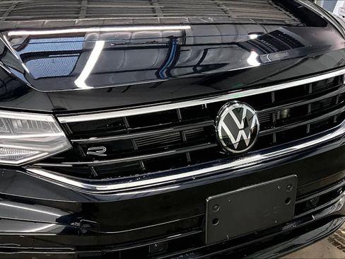 Used 2024 Volkswagen Tiguan SE R-Line image 33