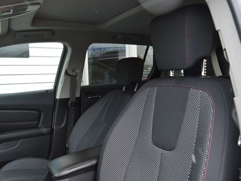 Used 2017 GMC Terrain SLE w/ Technology Package image 11