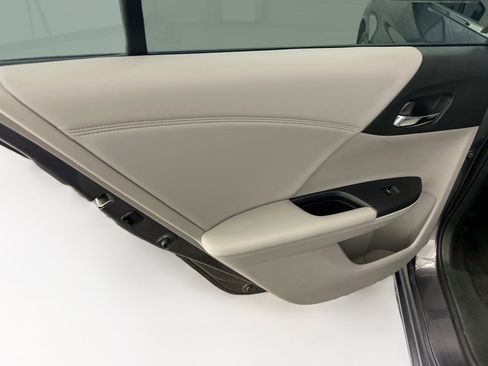 Used 2017 Honda Accord EX-L image 27