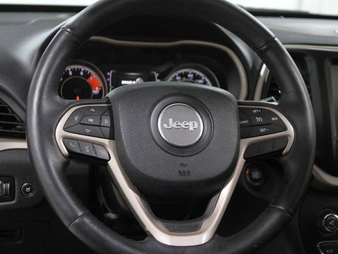 Used 2017 Jeep Cherokee Latitude w/ Comfort/Convenience Group image 7