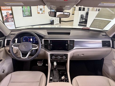 Used 2021 Volkswagen Atlas SEL R-Line AWD/4WD image 10