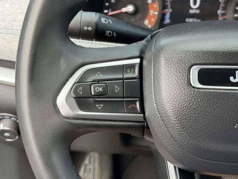 Used 2024 Jeep Compass Latitude AWD/4WD image 12