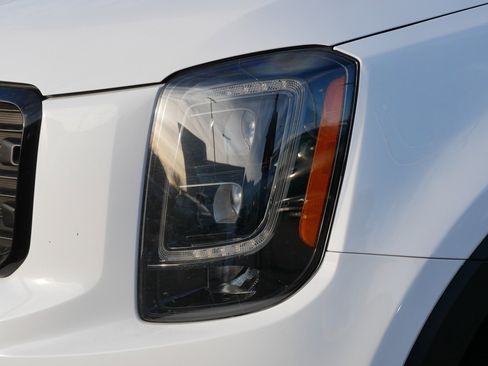 Certified 2022 Kia Telluride SX w/ SX Prestige Package image 16