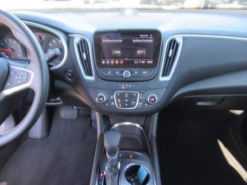 Used 2025 Chevrolet Malibu LT image 22