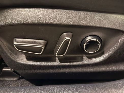 Used 2017 Toyota Prius Four w/ Premium Convenience Package image 14