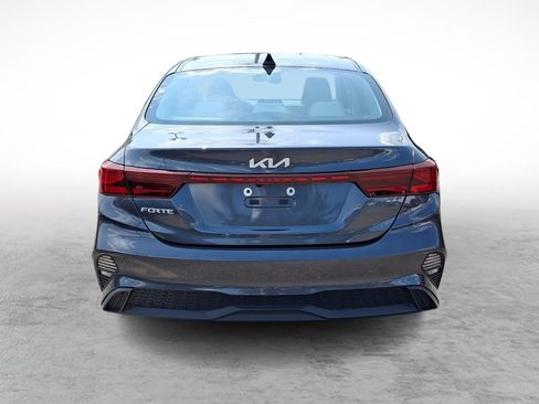 Used 2023 Kia Forte LXS w/ LXS Technology Package FWD image 4