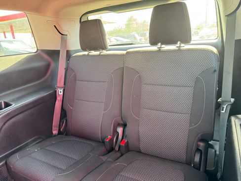 Used 2022 GMC Acadia SLE w/ Driver Convenience Package FWD image 24