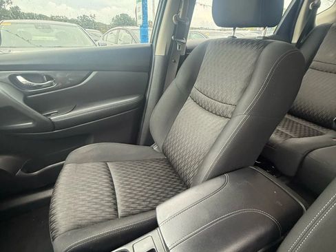 Used 2017 Nissan Rogue S image 12