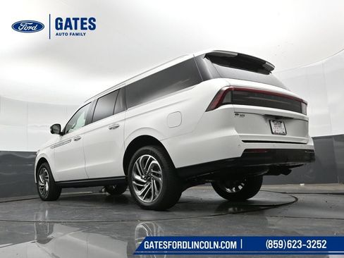 New 2025 Lincoln Navigator L Reserve image 51