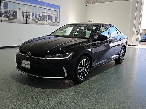 New 2026 Volkswagen Jetta SE FWD image 5