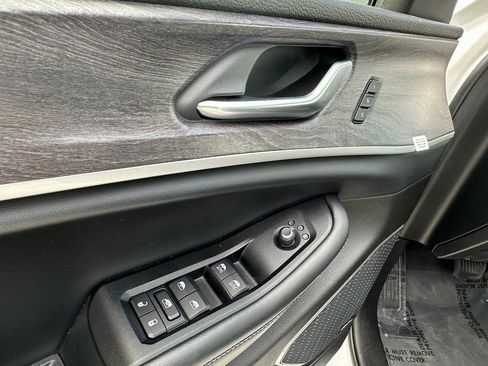 Used 2021 Jeep Grand Cherokee L Limited image 25