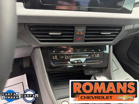 Used 2025 Volkswagen Jetta SE image 15