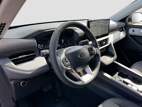 New 2026 Ford Explorer Active RWD image 6